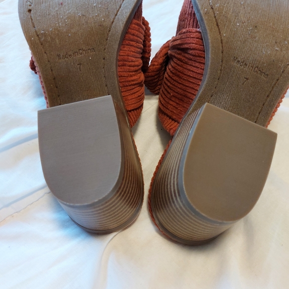 🌱 NWOT American Eagle Heeled Mule - Picture 6 of 6